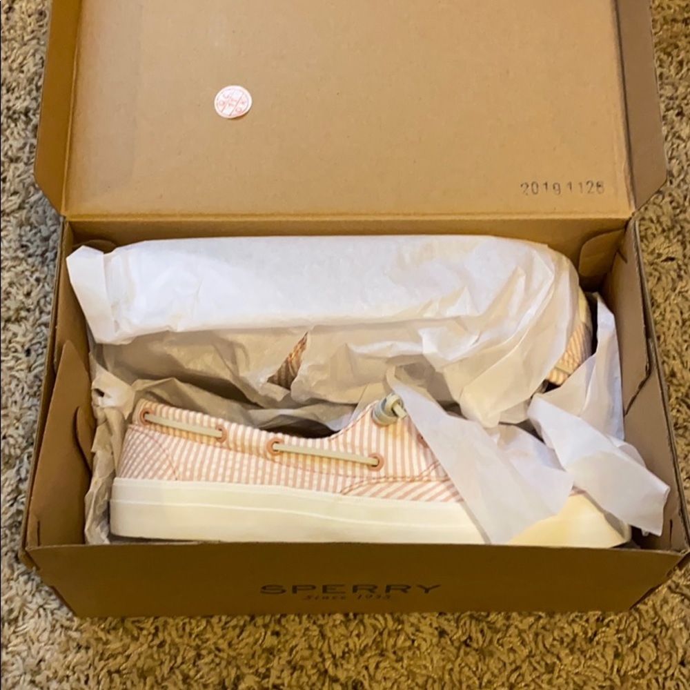 Brand new Sperry top sliders size 9